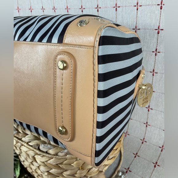 Henri Bendel Signature Stripe Barrel Bag Rare Chain Strap Handles Handbag Beauty - Picture 9 of 16